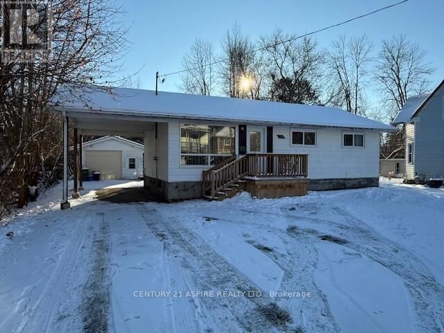 Photo de la propriété: 394 McGee Street East ON K8A 6C5