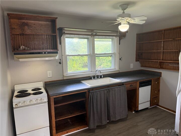 Property Photo: 1033 Victoria Avenue OH 45324