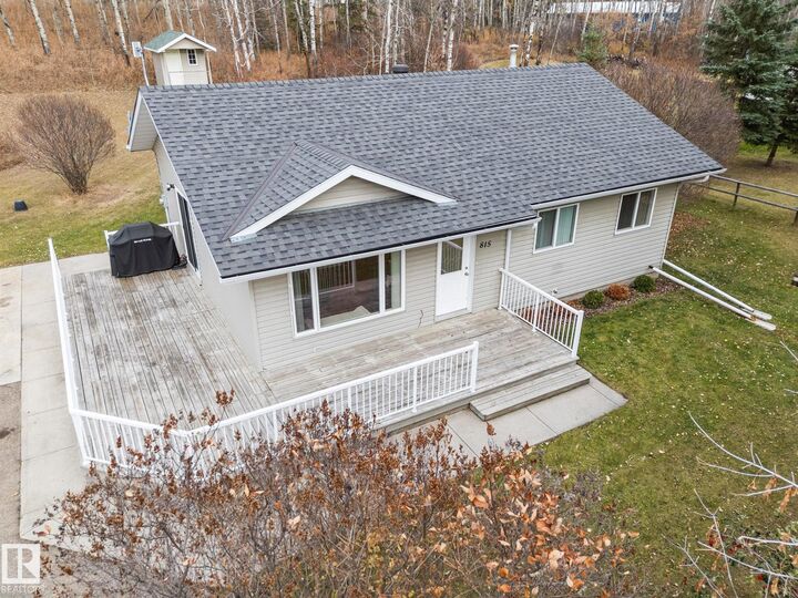 Property Photo:  815 Lakeside Drive  AB T7Z 2T9 