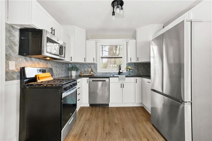 Property Photo:  819 Blossom Street SW  GA 30310 