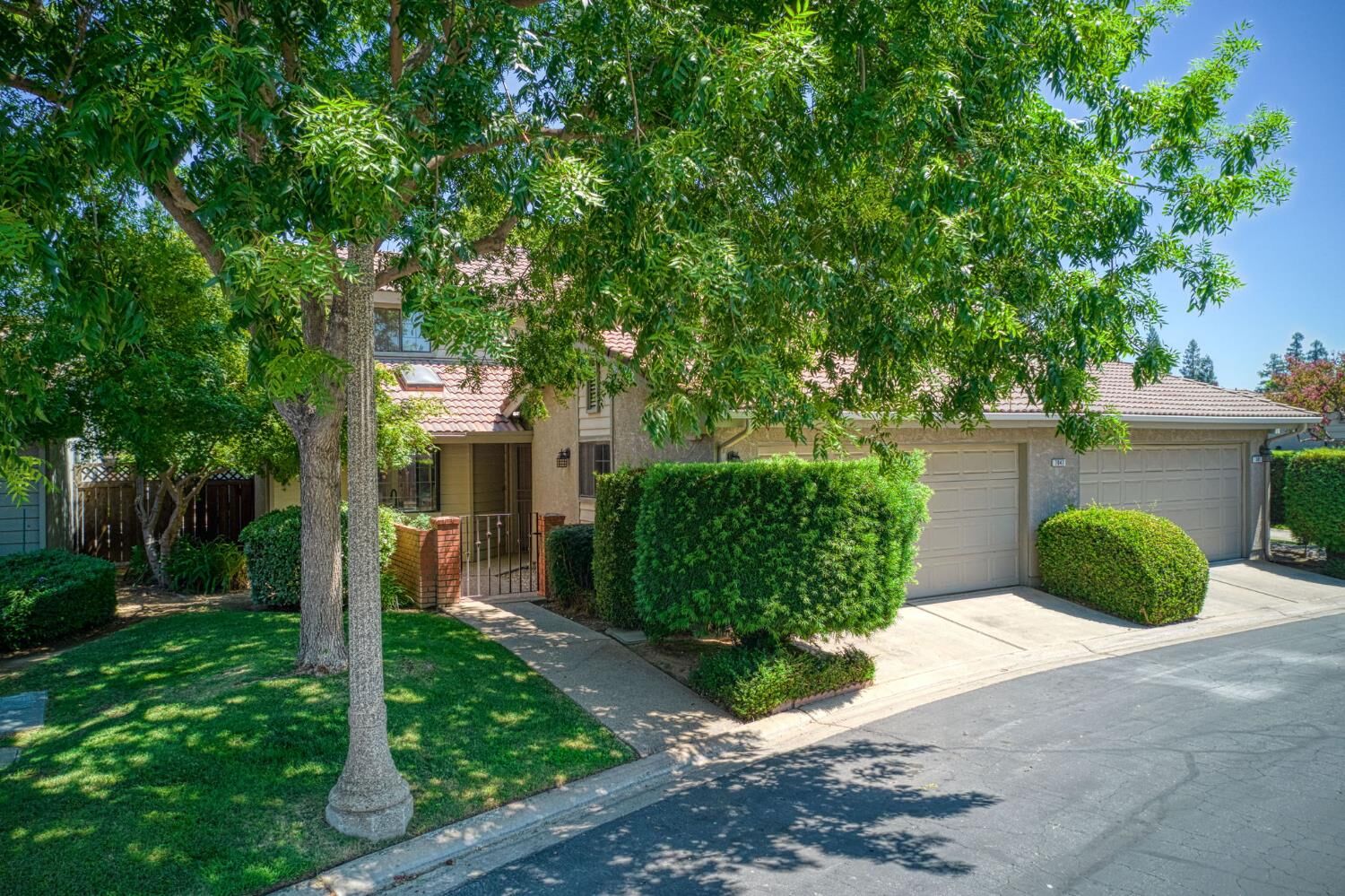 Property Photo:  7047 N Teilman Avenue 102  CA 93711 