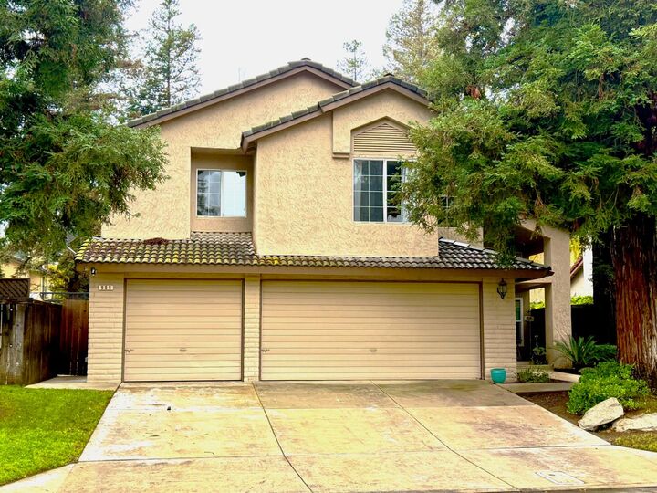 909 E Edgemont Drive  Fresno CA 93720 photo