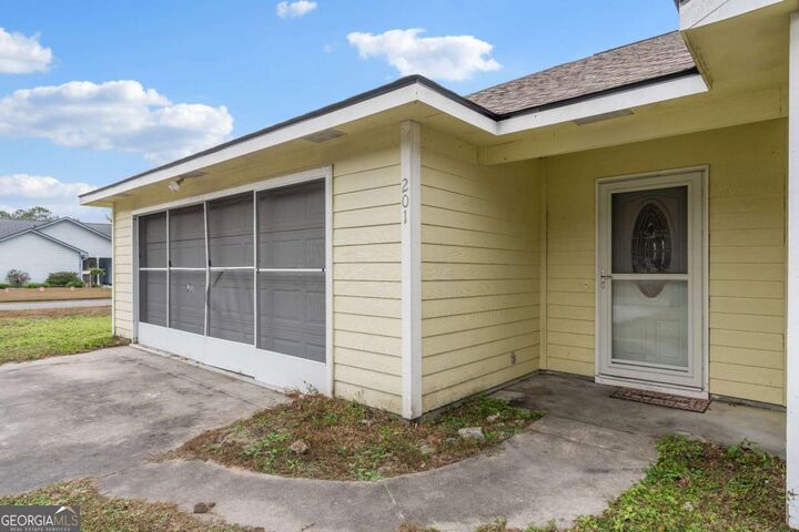 Property Photo: 201 Lake Wisteria Drive GA 31548
