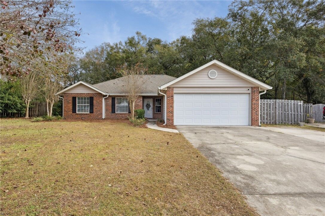 Property Photo:  202 Hunt Club Road  GA 31558 