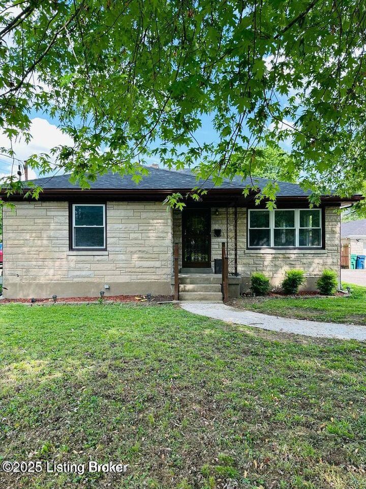 Property Photo:  4105 North Ln  KY 40216 