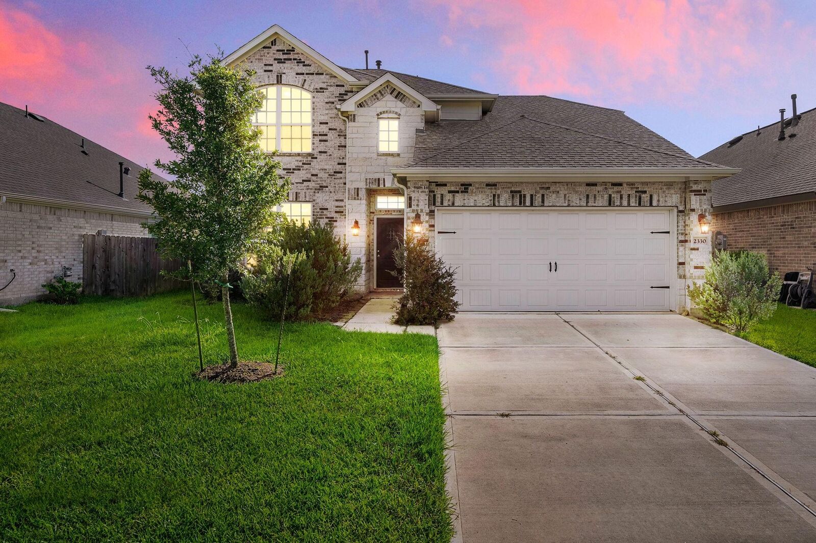 Property Photo: 2330 Ocean Pass Lane TX 77469