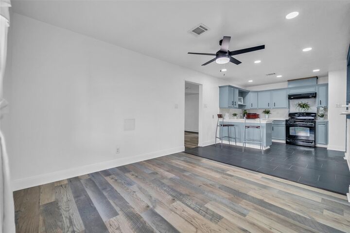 Property Photo: 4011 Markley Street TX 77087