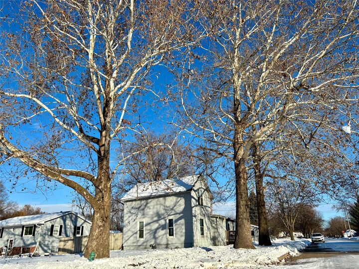 Property Photo: 403 16th Street IA 50036