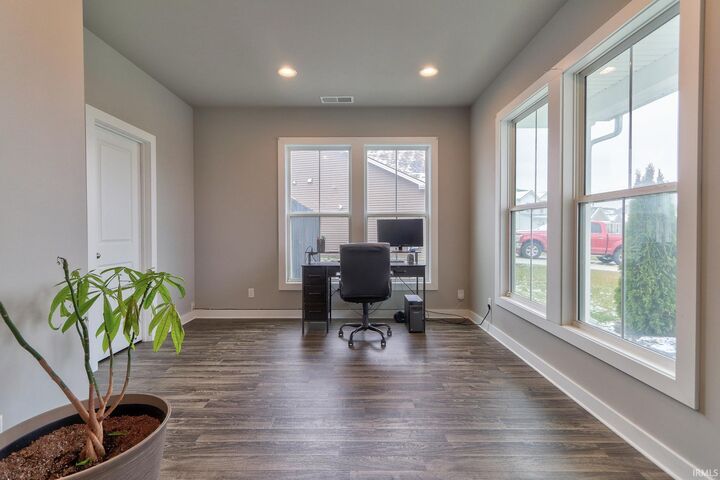 Property Photo: 5509 Baywater Drive IN 47630-7316