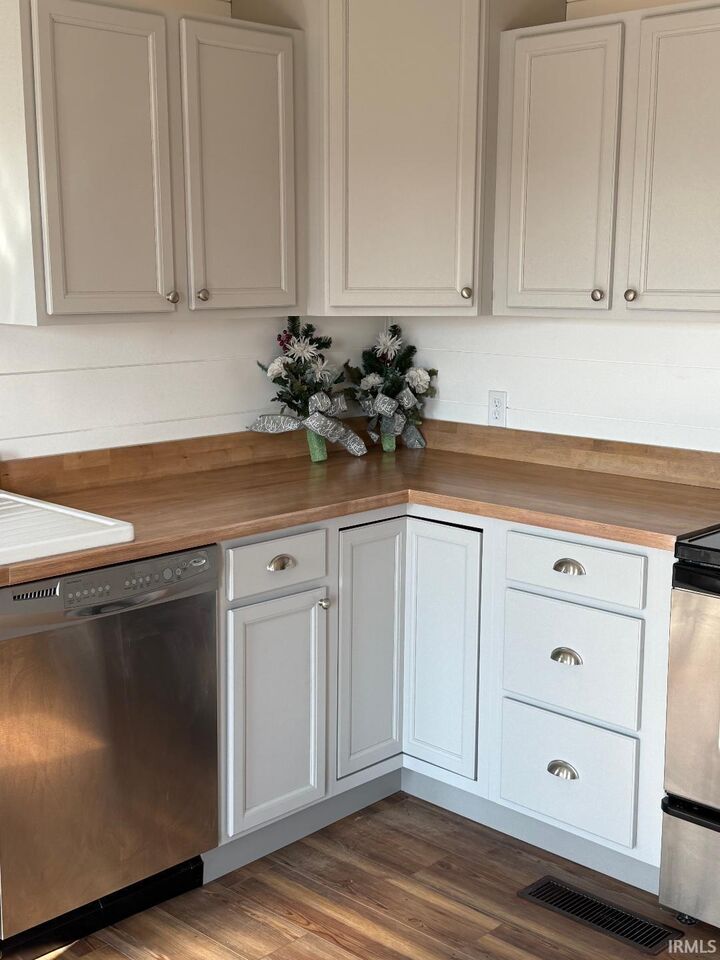 Property Photo:  4833 N Shiloh Church Road  IN 47666 