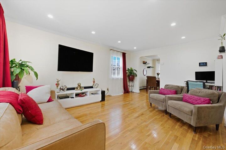 Property Photo:  2930 Yates Avenue  NY 10469 