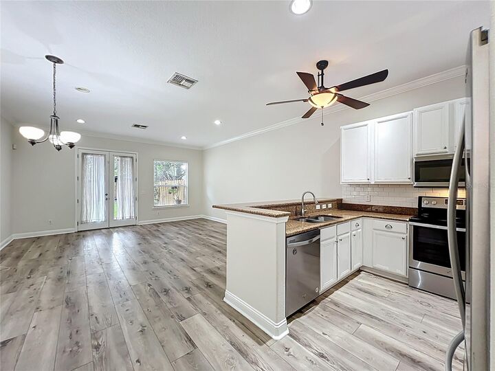 Property Photo: 2806 E Washington Street S FL 32803