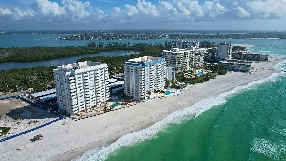 Property Photo: 1750 Benjamin Franklin Drive 9B FL 34236