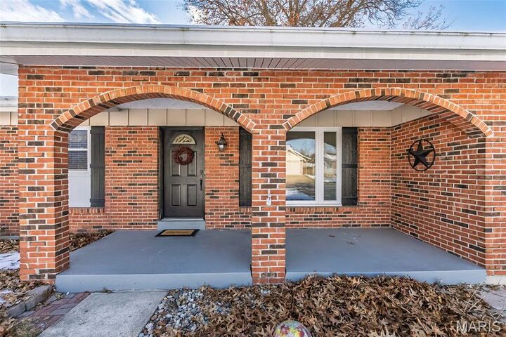 Property Photo:  14 S Joyce Ellen Way  MO 63376 