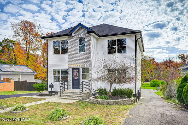 Property Photo:  940 Grove Avenue  NJ 08879 