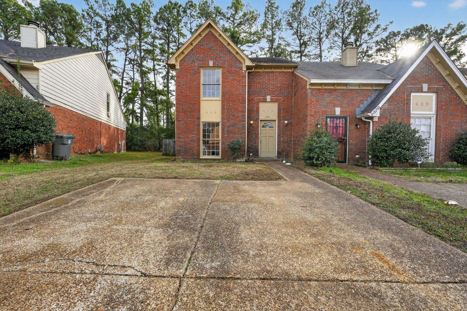 Property Photo: 5581 Crepe Myrtle Dr TN 38115