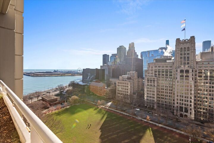 Property Photo: 250 E Pearson Street 1601 IL 60611