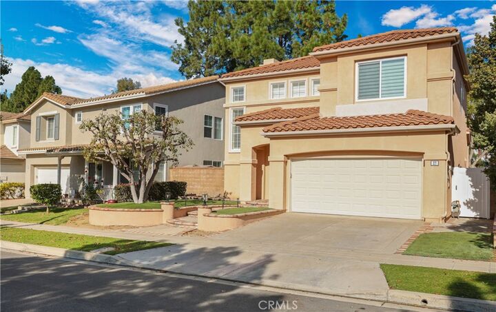 Property Photo: 27 Straw Flower CA 92620