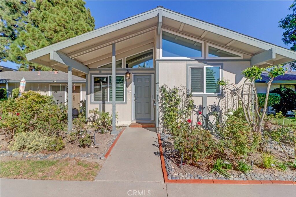 Property Photo:  430 Ave Sevilla B  CA 92637 