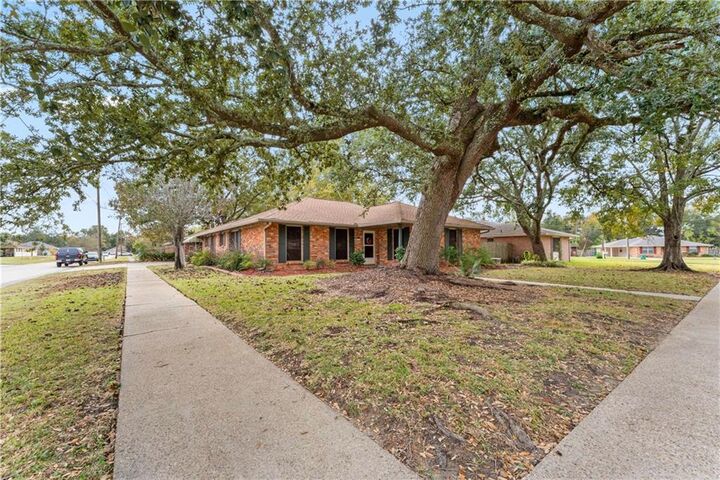 Property Photo: 3902 Croydon Street LA 70458