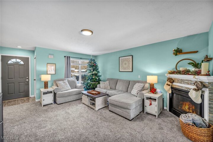 Property Photo:  5827 Tanager Court  OH 44060 