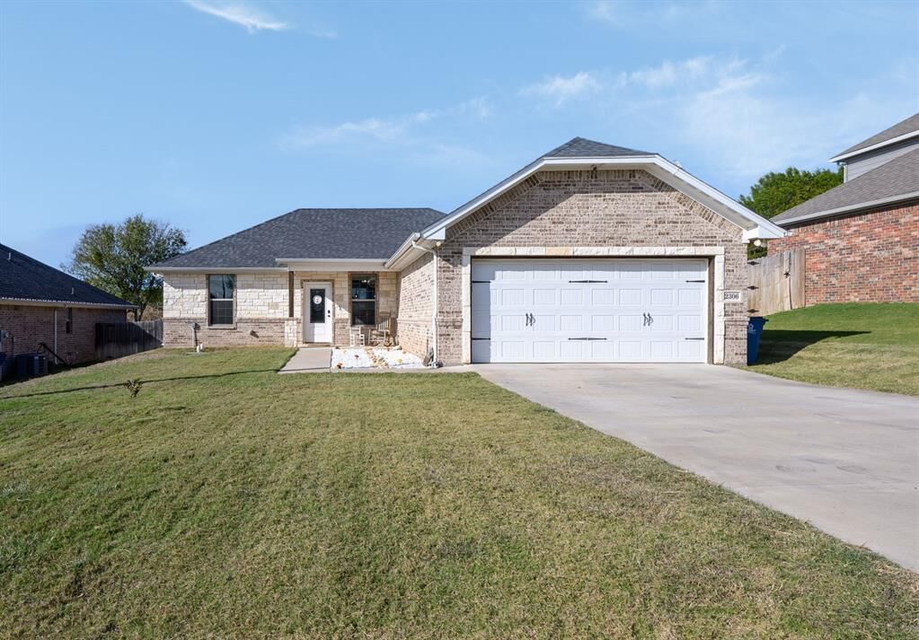 Property Photo: 2306 Creek Drive TX 76048