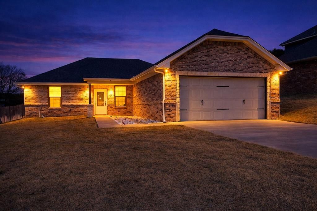 Property Photo:  2306 Creek Drive  TX 76048 