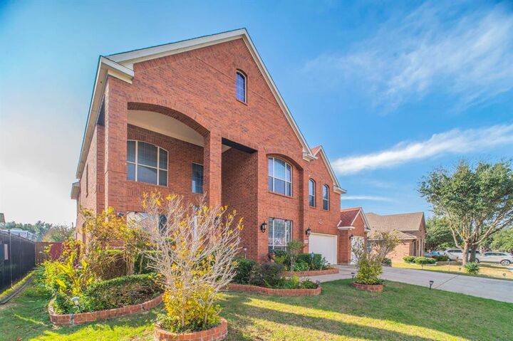 Property Photo: 2335 Shackleford Trail TX 75052