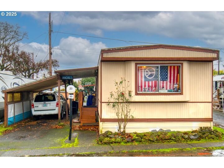 13409 SE McLoughlin Blvd 30  Milwaukie OR 97222 photo