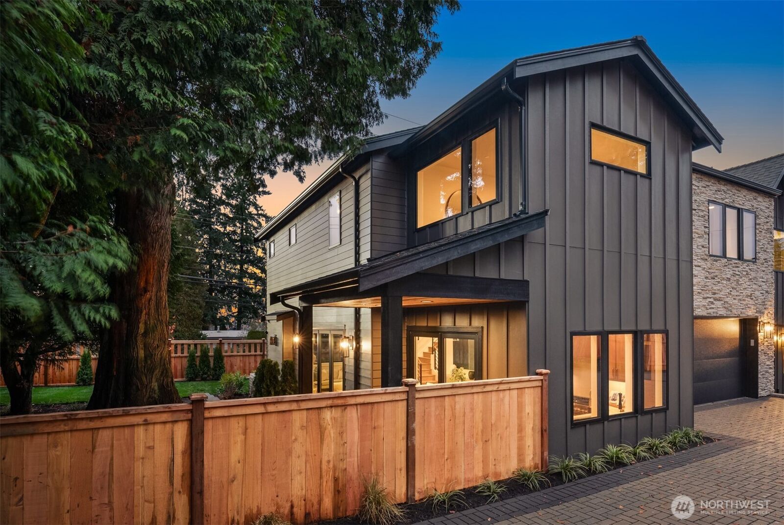 Property Photo:  5916  108th Avenue NE  WA 98033 