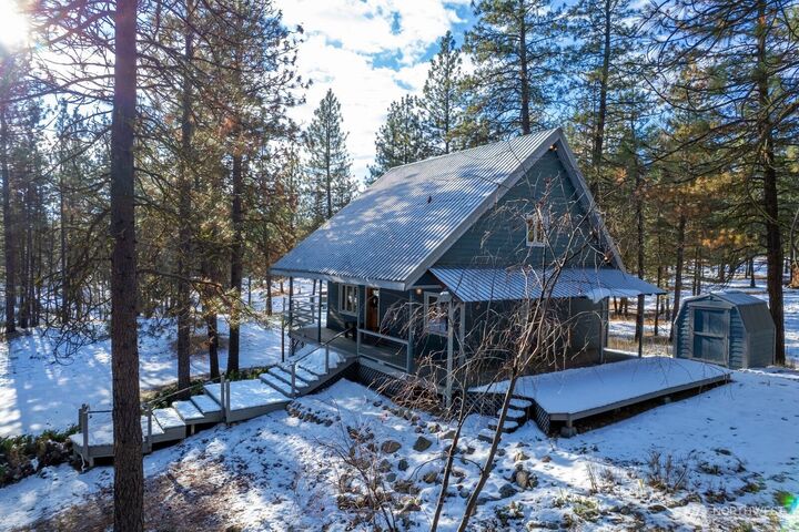 Property Photo: 5 Chase Road S WA 98862