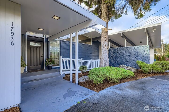 Property Photo: 17926 73rd Avenue W WA 98026