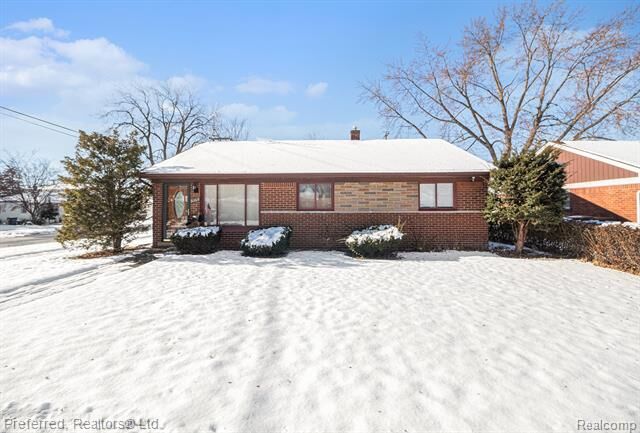 Property Photo:  9360 Pine Street  MI 48180 