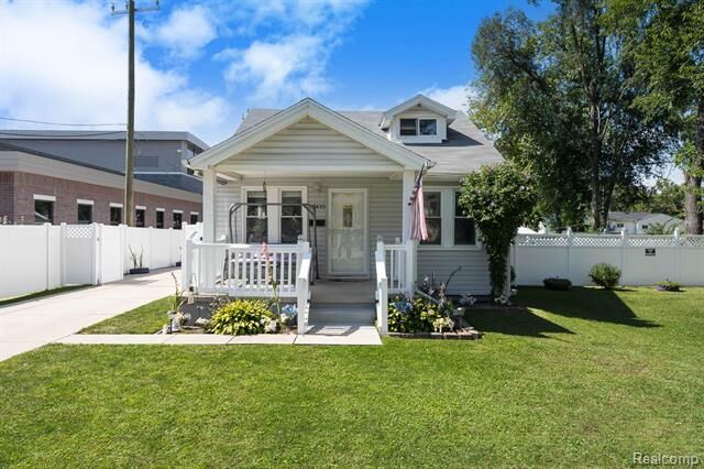 18435 Glenmore  Redford Twp MI 48240 photo