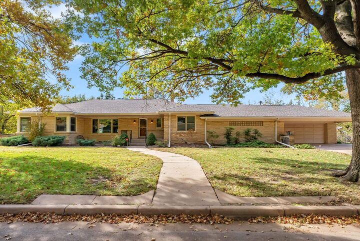 233 Courtleigh St  Wichita KS 67218 photo