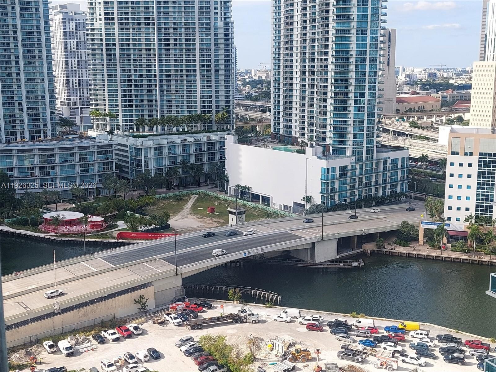 Property Photo:  31 SE 6th St 2506  FL 33131 