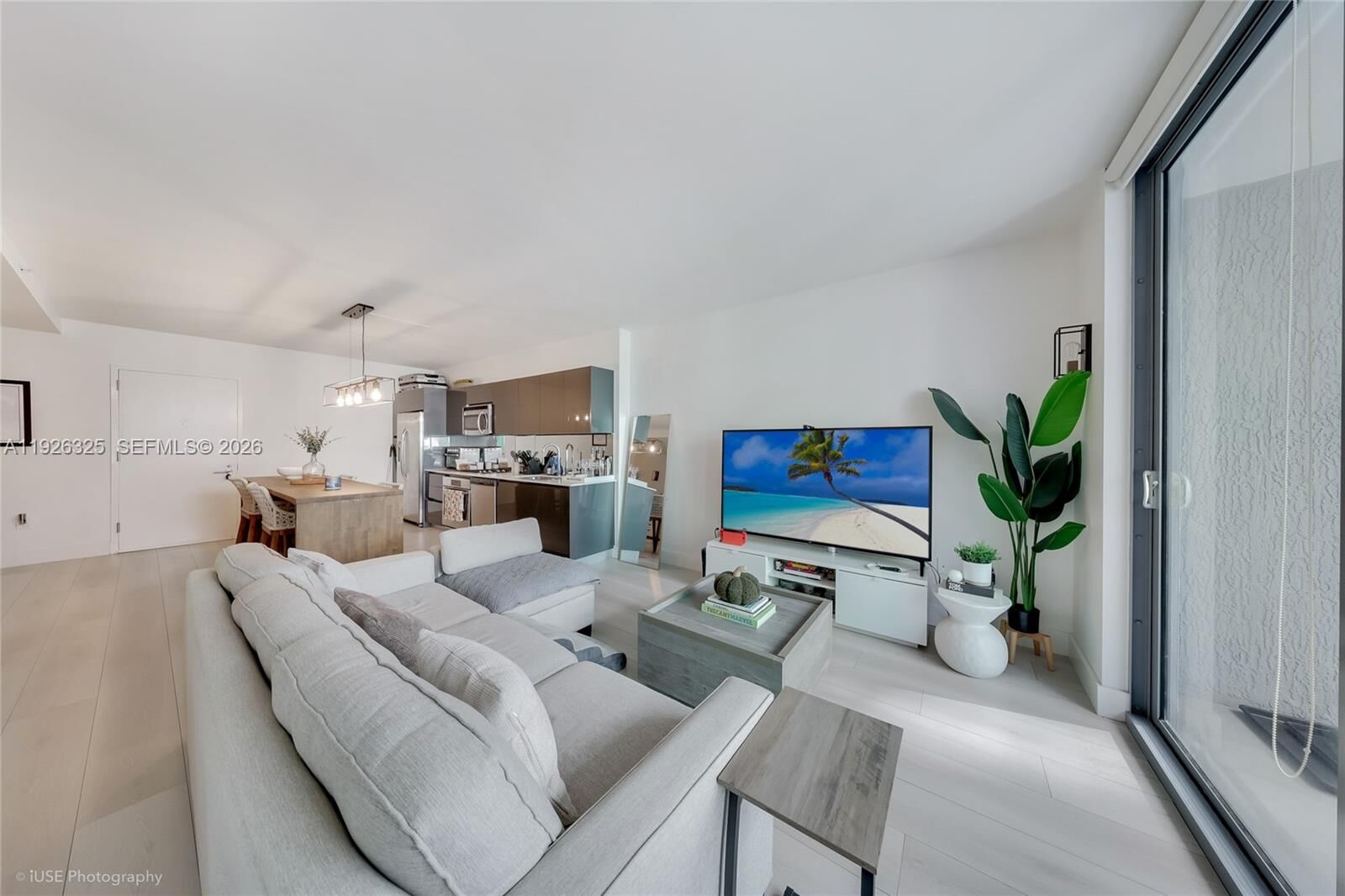 Property Photo:  31 SE 6th St 2506  FL 33131 