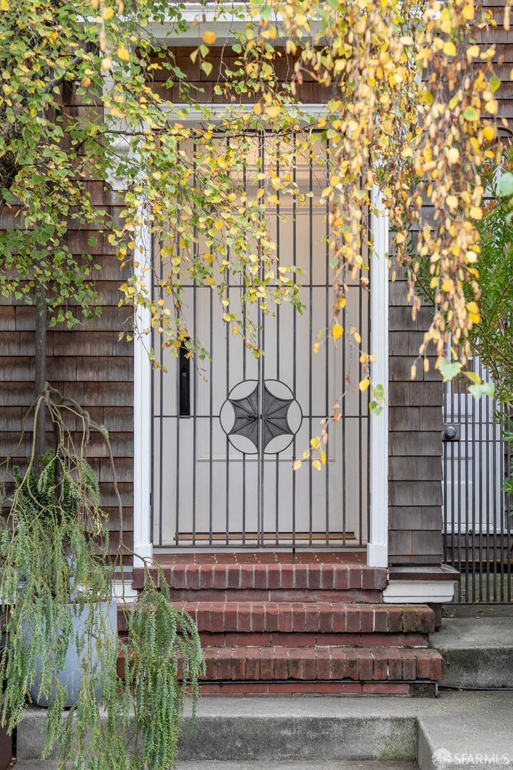 Property Photo: 2550 Baker Street CA 94123