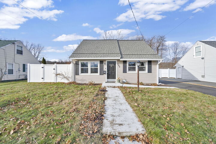 Property Photo: 380 Glen Hills Road CT 06451