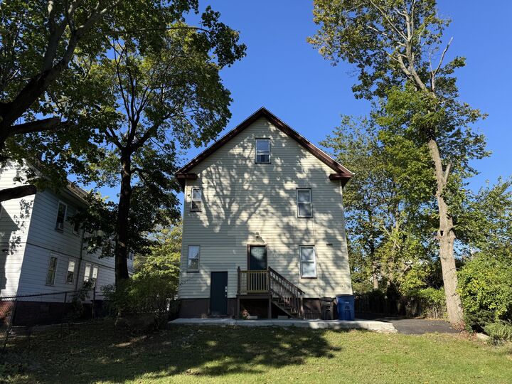 Property Photo:  393 Newhall Street  CT 06511 