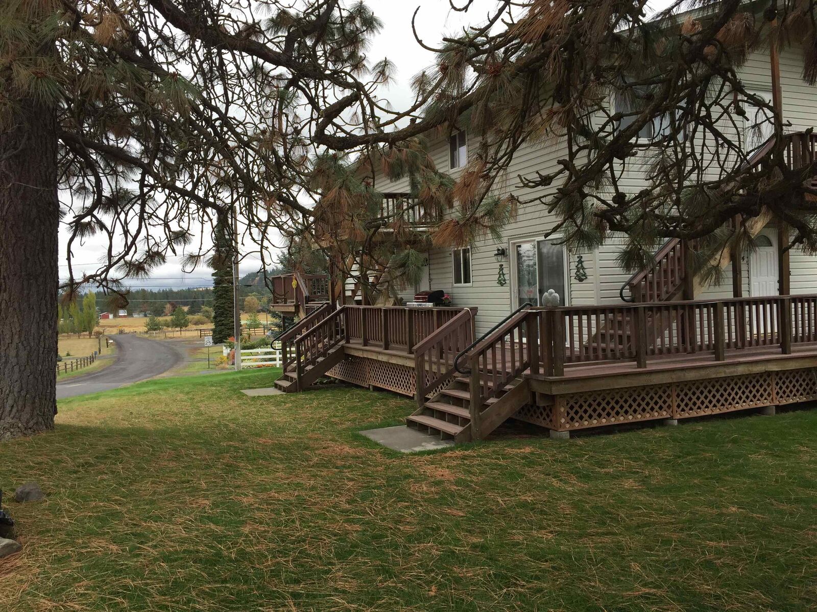 Property Photo:  324 N Silver Lake Ave  WA 99022 