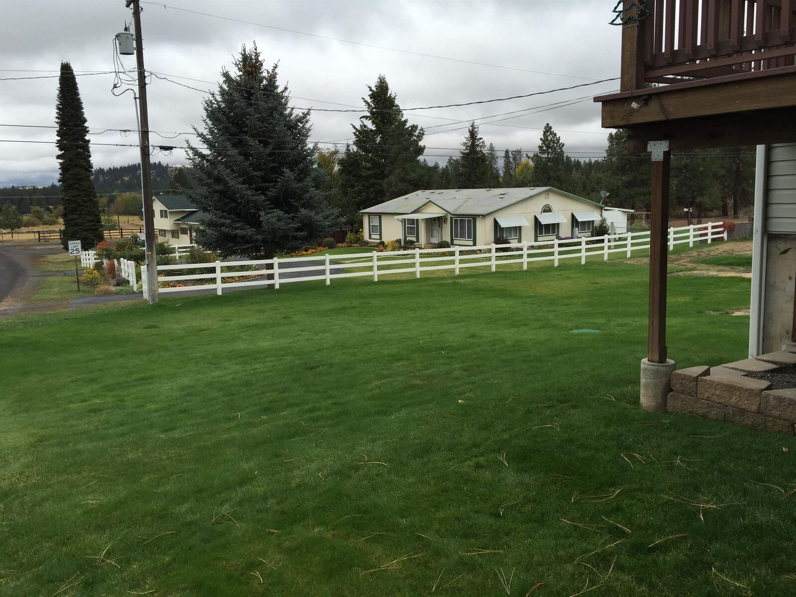 Property Photo: 324 N Silver Lake Ave WA 99022