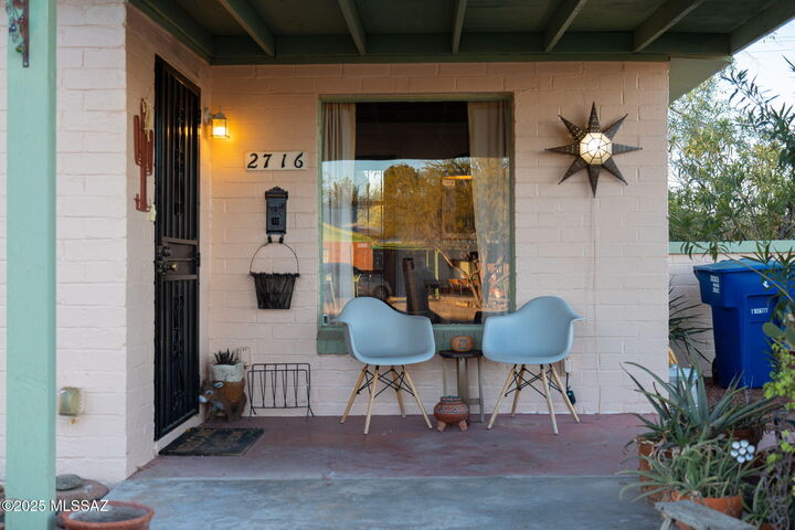 Property Photo:  2716 E Eastland Street  AZ 85716 