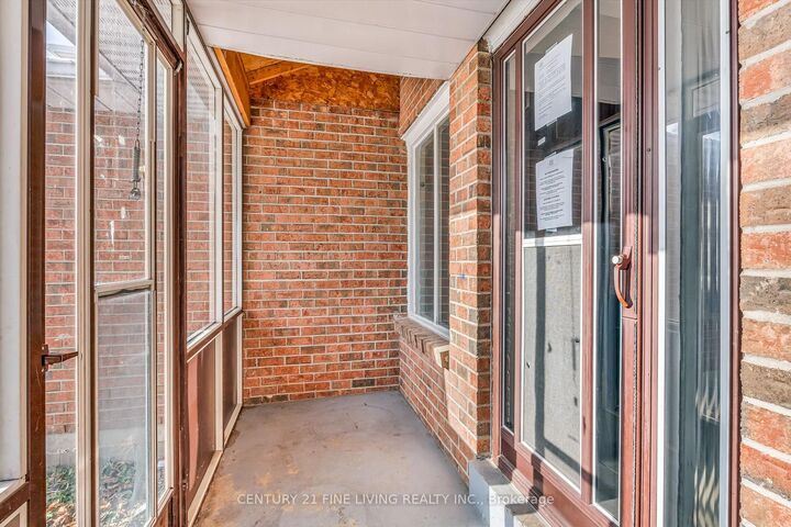 Property Photo: 50 Luminous Court ON L6Z 2B3