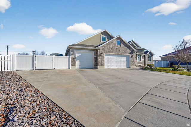 Property Photo: 731 S 3050 W UT 84075