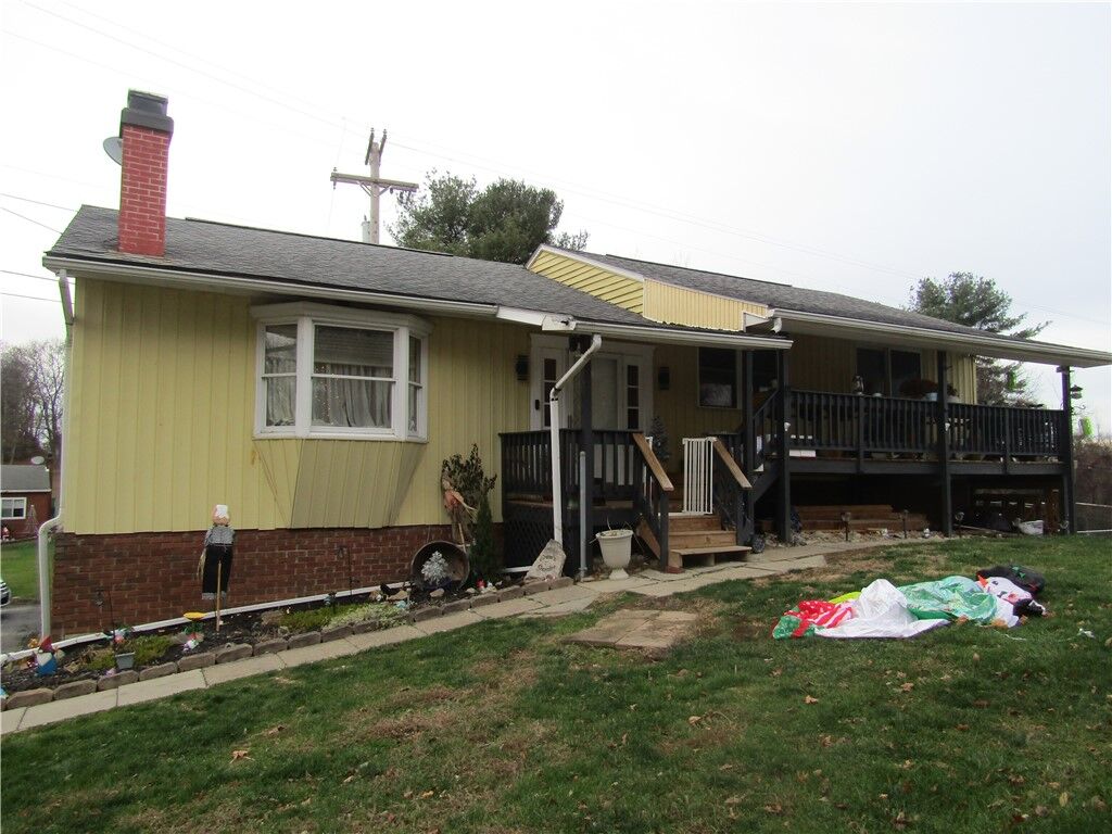 Property Photo:  104 Royal Rd  PA 15468 