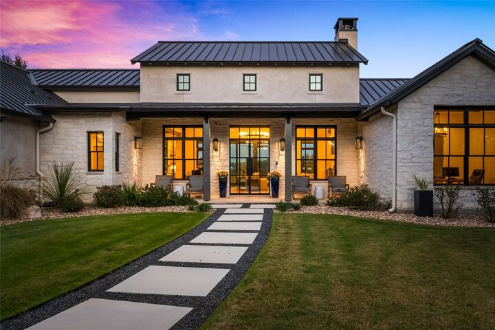 Property Photo:  945 Rivercliff Drive  TX 78669 