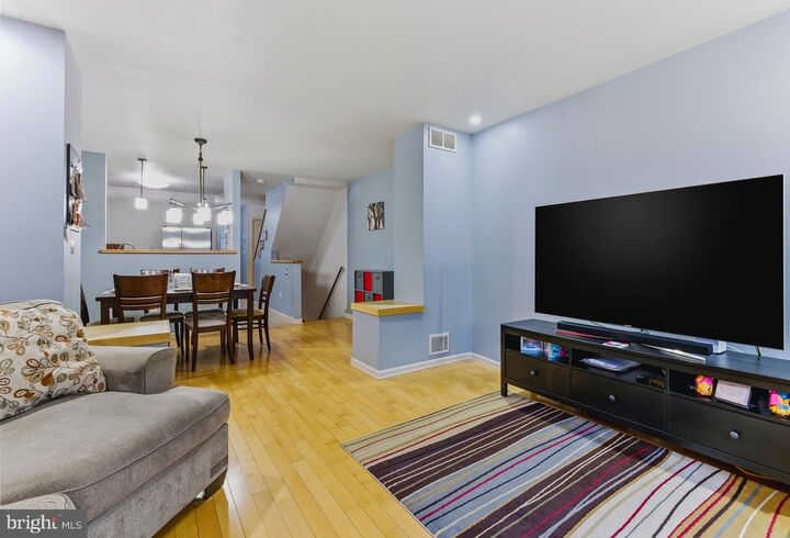 Property Photo:  64 Yellowwood Court  NJ 08028 