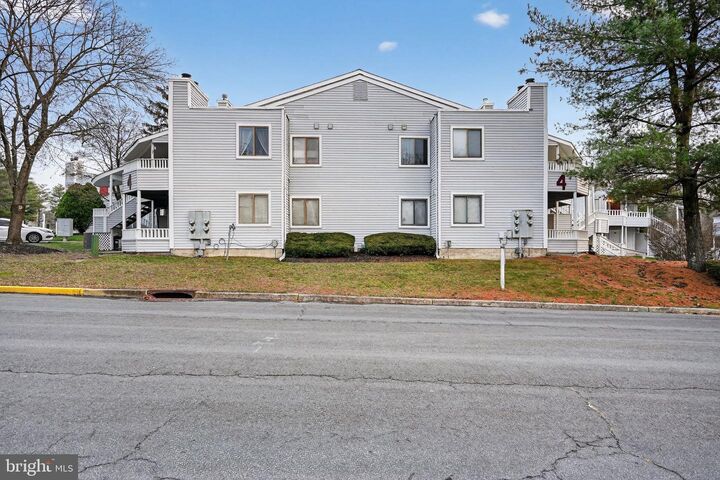 Property Photo: 401 Shelby Court NJ 08081