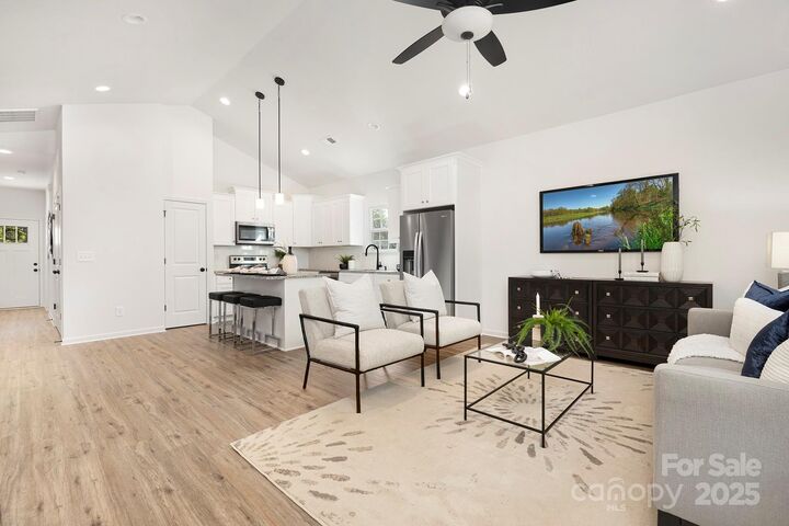 Property Photo:  319 E Glendale Avenue  NC 28120 